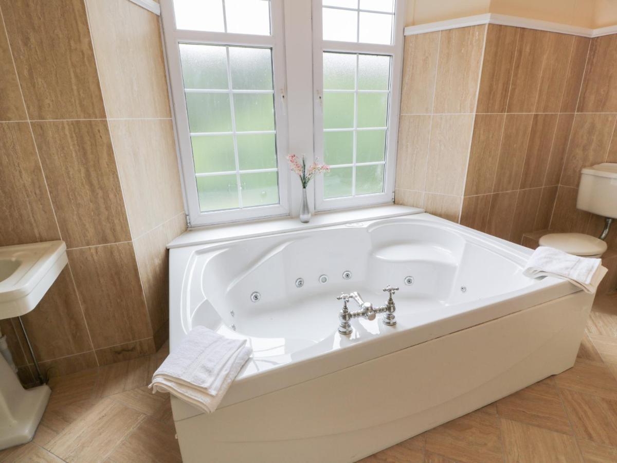 スターリングAuchentroig Houseアパートメント エクステリア 写真
